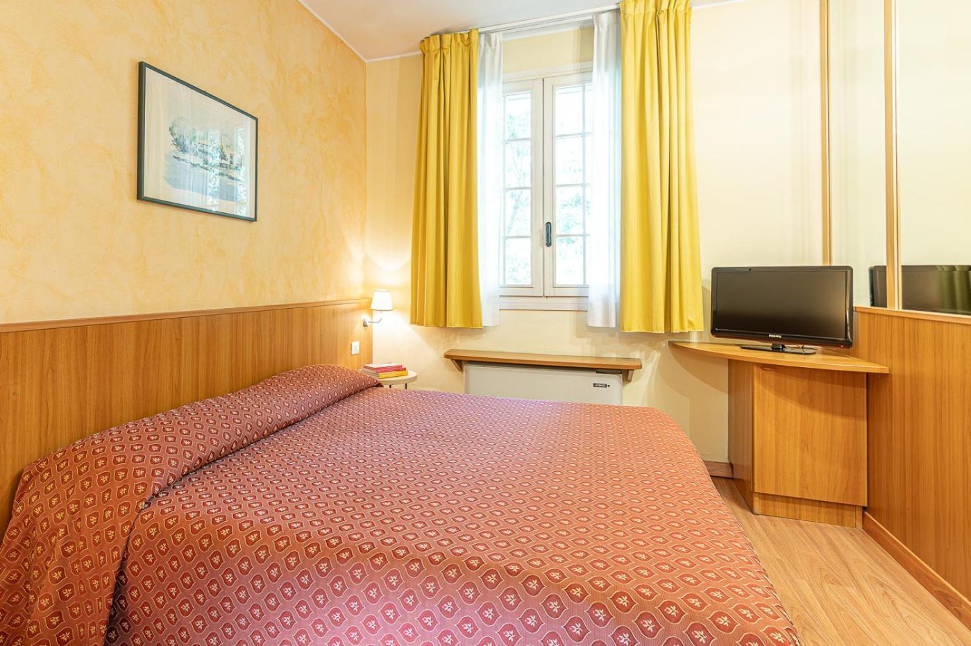 Hotel Zio Имола Екстериор снимка