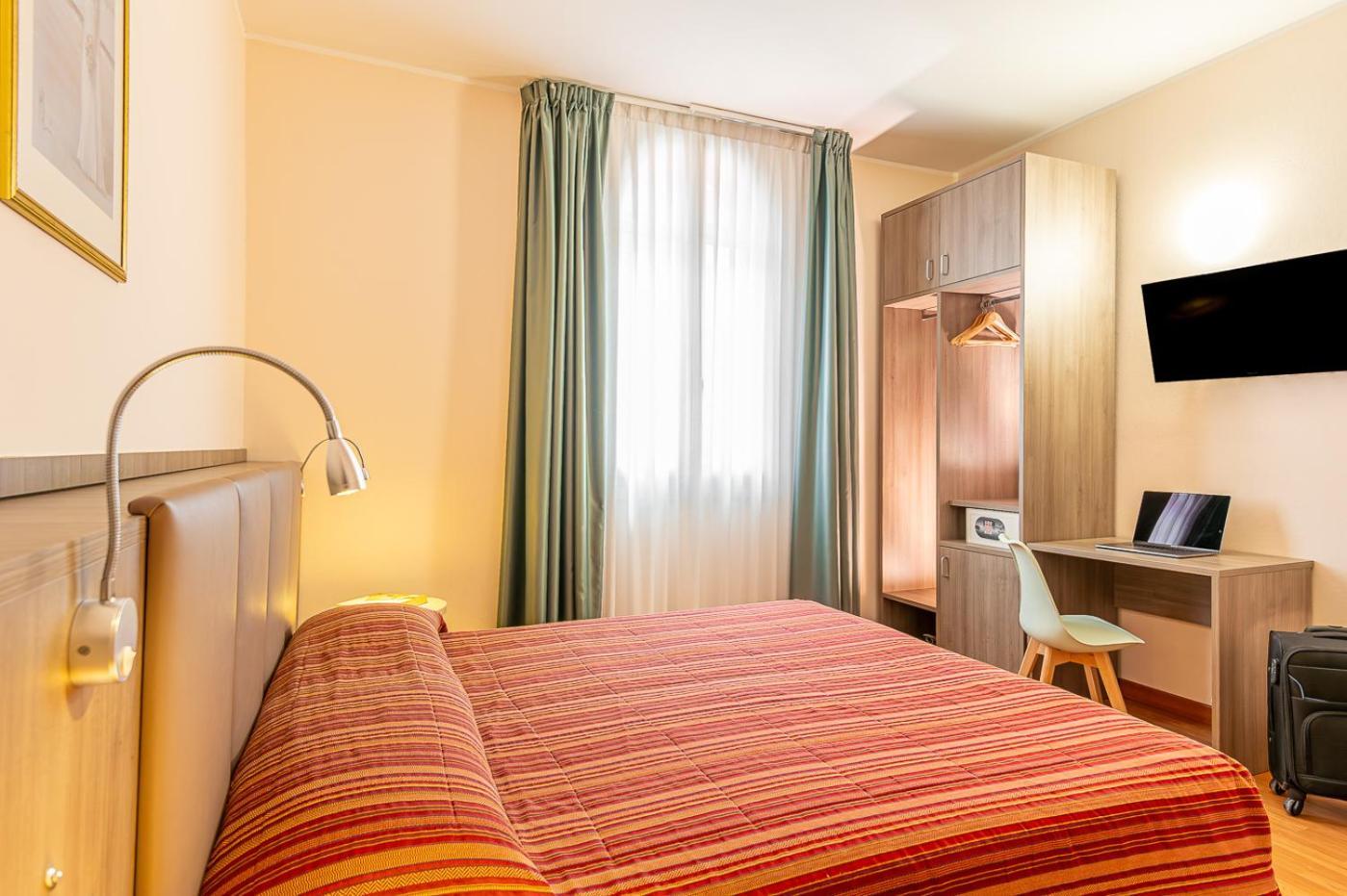 Hotel Zio Имола Екстериор снимка