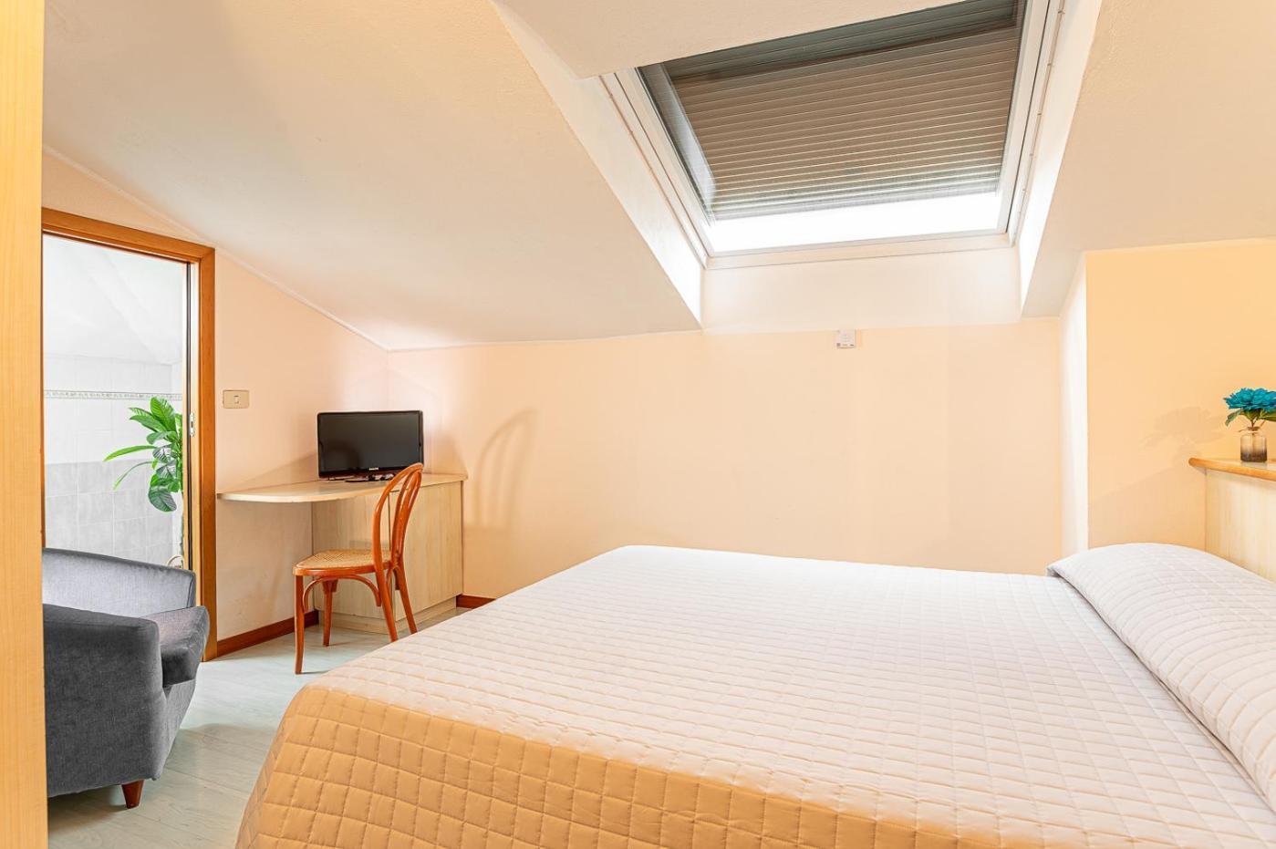 Hotel Zio Имола Екстериор снимка