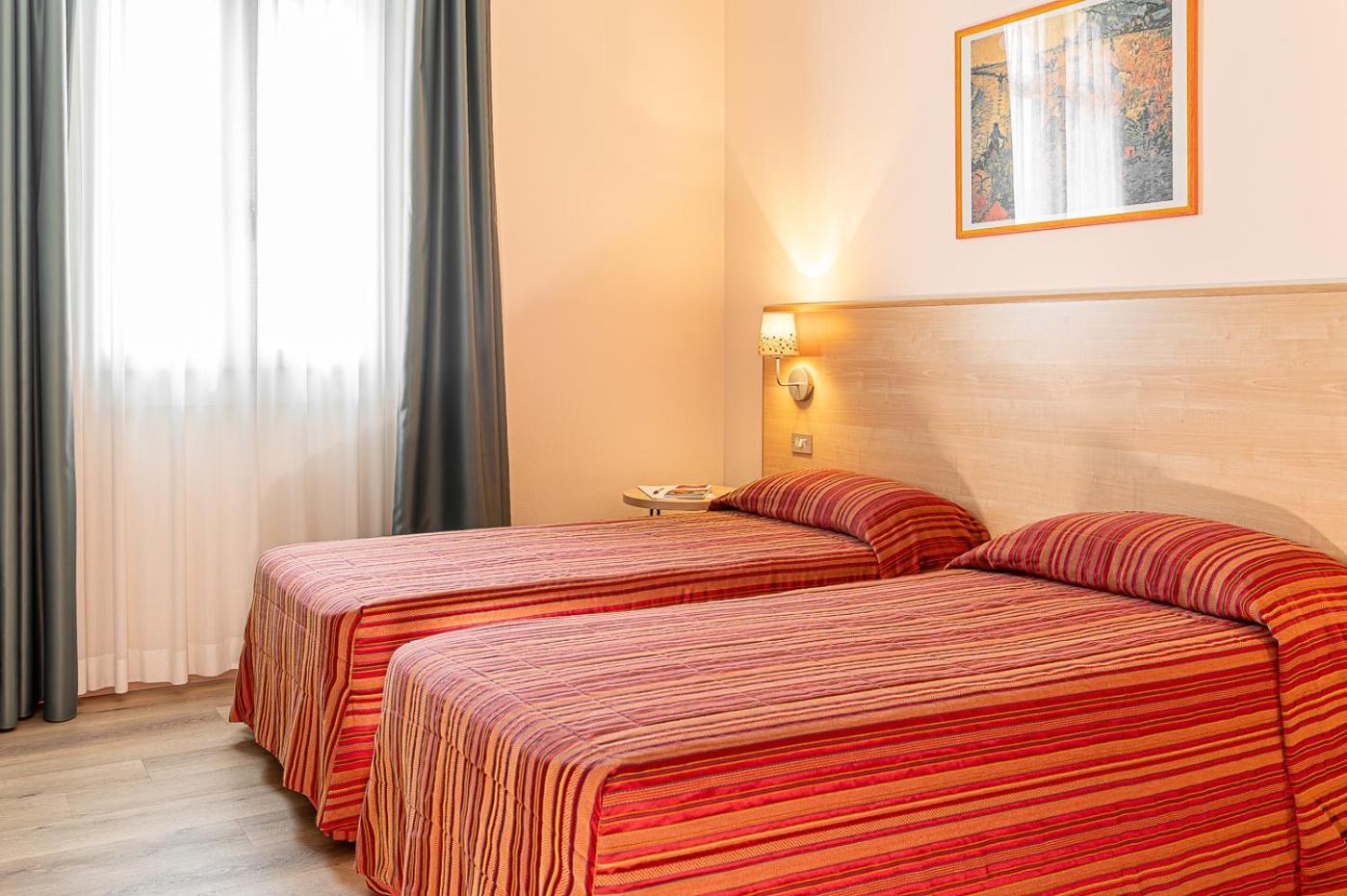 Hotel Zio Имола Екстериор снимка